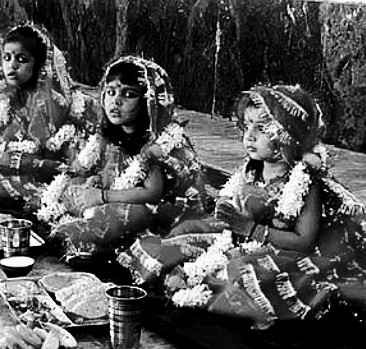 कन्या पूजन कैसे करें